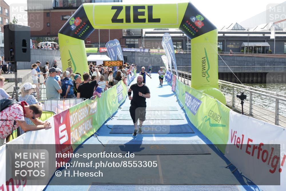 10.08.2025 - GEWOBA Citytriathlon Bremen H.Heesch http://msf.ph/oto/8553305 10.08.2025 15:44:38 Ziel 183, 331, 451 meine-sportfotos.de