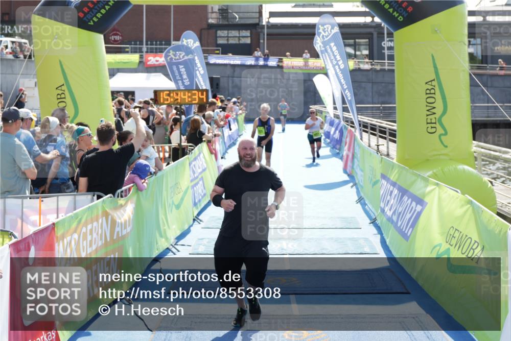10.08.2025 - GEWOBA Citytriathlon Bremen H.Heesch http://msf.ph/oto/8553308 10.08.2025 15:44:38 Ziel 183, 331, 451 meine-sportfotos.de