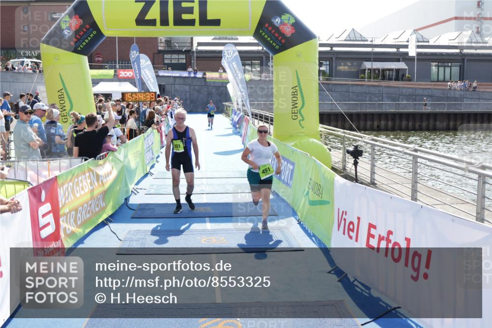 10.08.2025 - GEWOBA Citytriathlon Bremen H.Heesch http://msf.ph/oto/8553325 10.08.2025 15:44:43 Ziel 183, 331, 451 meine-sportfotos.de