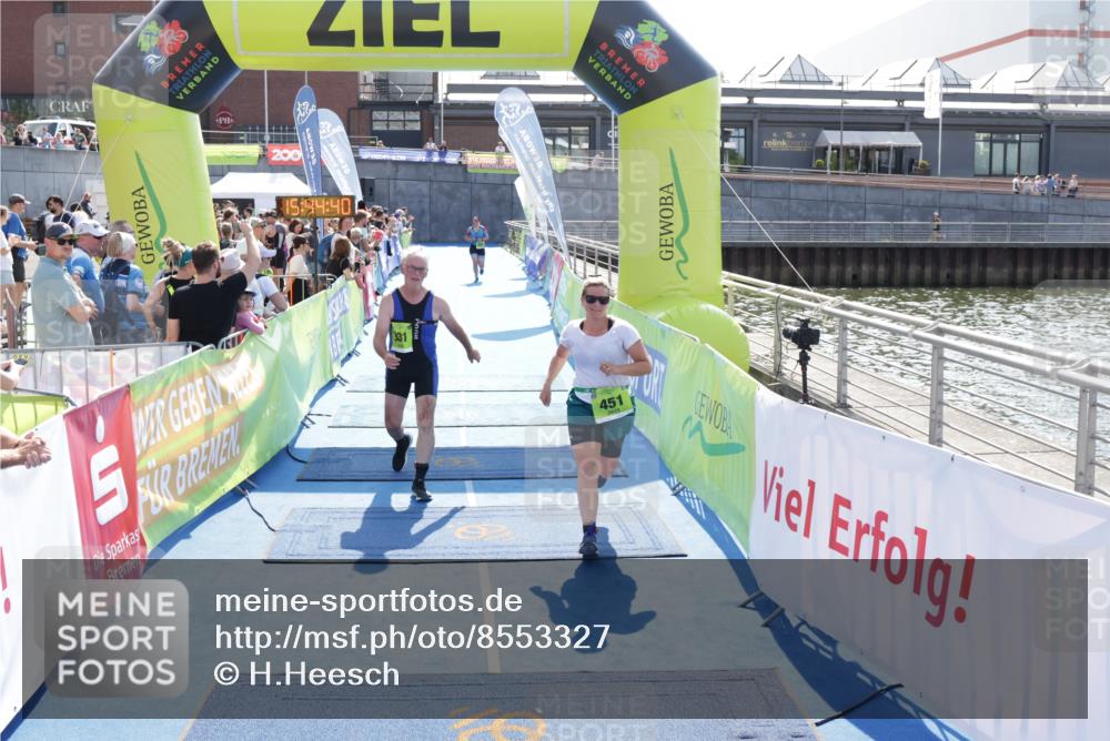 10.08.2025 - GEWOBA Citytriathlon Bremen H.Heesch http://msf.ph/oto/8553327 10.08.2025 15:44:44 Ziel 183, 331, 451 meine-sportfotos.de