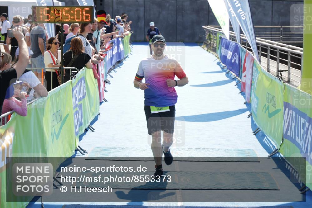 10.08.2025 - GEWOBA Citytriathlon Bremen H.Heesch http://msf.ph/oto/8553373 10.08.2025 15:45:10 Ziel 188 meine-sportfotos.de
