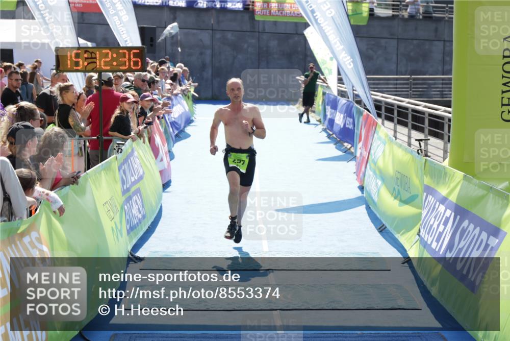 10.08.2025 - GEWOBA Citytriathlon Bremen H.Heesch http://msf.ph/oto/8553374 10.08.2025 15:12:40 Ziel 257 meine-sportfotos.de