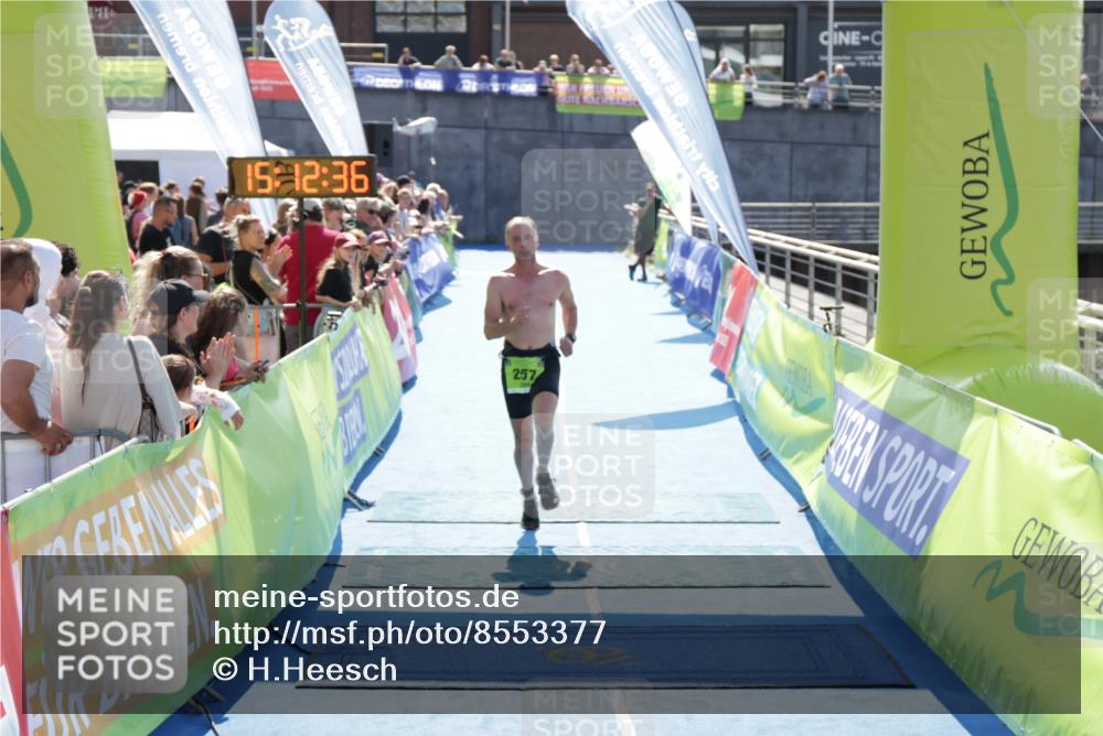 10.08.2025 - GEWOBA Citytriathlon Bremen H.Heesch http://msf.ph/oto/8553377 10.08.2025 15:12:40 Ziel 257 meine-sportfotos.de