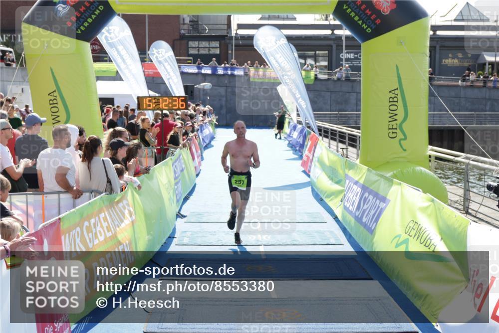 10.08.2025 - GEWOBA Citytriathlon Bremen H.Heesch http://msf.ph/oto/8553380 10.08.2025 15:12:40 Ziel 257 meine-sportfotos.de