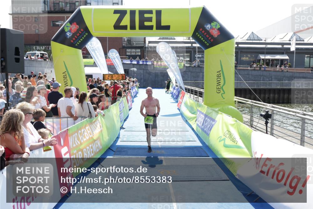 10.08.2025 - GEWOBA Citytriathlon Bremen H.Heesch http://msf.ph/oto/8553383 10.08.2025 15:12:41 Ziel 257 meine-sportfotos.de