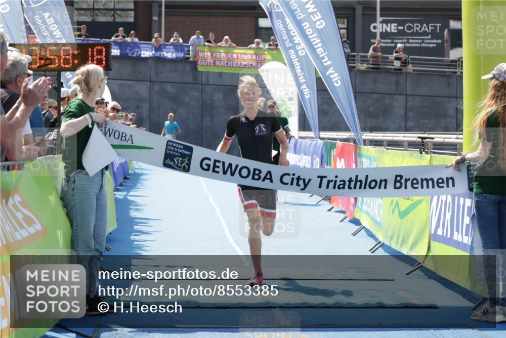 10.08.2025 - GEWOBA Citytriathlon Bremen H.Heesch http://msf.ph/oto/8553385 10.08.2025 13:58:22 Ziel 916 meine-sportfotos.de