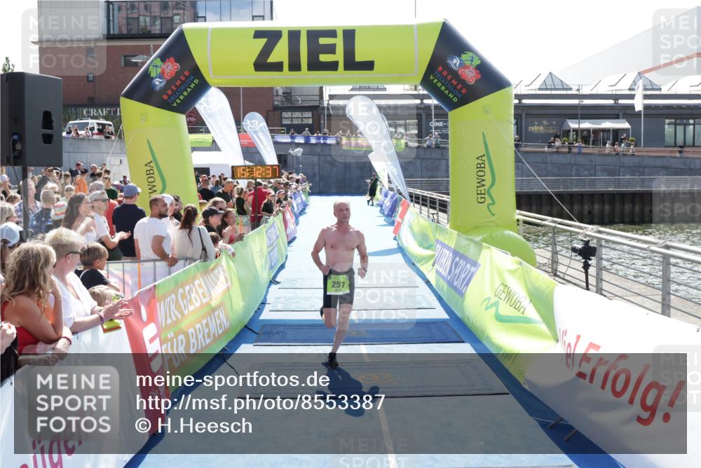 10.08.2025 - GEWOBA Citytriathlon Bremen H.Heesch http://msf.ph/oto/8553387 10.08.2025 15:12:41 Ziel 257 meine-sportfotos.de