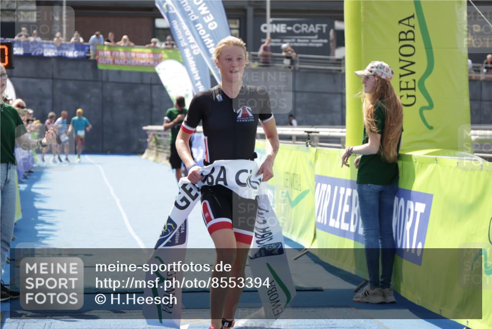 10.08.2025 - GEWOBA Citytriathlon Bremen H.Heesch http://msf.ph/oto/8553394 10.08.2025 13:58:23 Ziel 916 meine-sportfotos.de