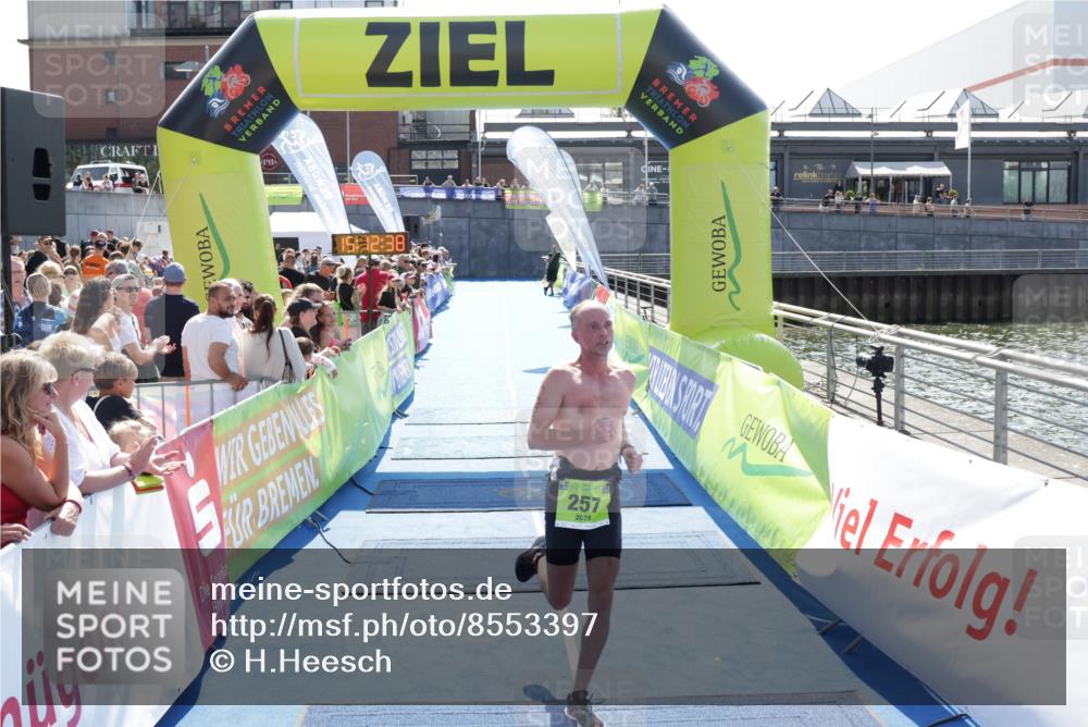 10.08.2025 - GEWOBA Citytriathlon Bremen H.Heesch http://msf.ph/oto/8553397 10.08.2025 15:12:42 Ziel 257 meine-sportfotos.de