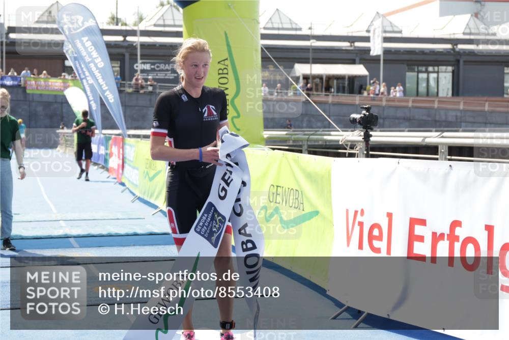 10.08.2025 - GEWOBA Citytriathlon Bremen H.Heesch http://msf.ph/oto/8553408 10.08.2025 13:58:25 Ziel 916 meine-sportfotos.de