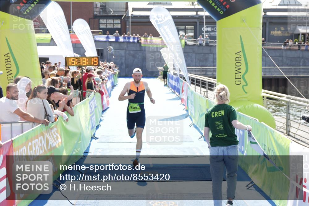 10.08.2025 - GEWOBA Citytriathlon Bremen H.Heesch http://msf.ph/oto/8553420 10.08.2025 15:13:23 Ziel 127 meine-sportfotos.de