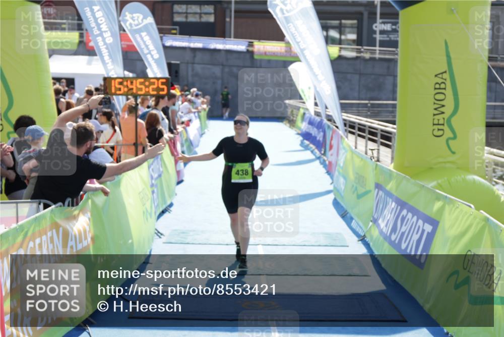 10.08.2025 - GEWOBA Citytriathlon Bremen H.Heesch http://msf.ph/oto/8553421 10.08.2025 15:45:29 Ziel 438 meine-sportfotos.de