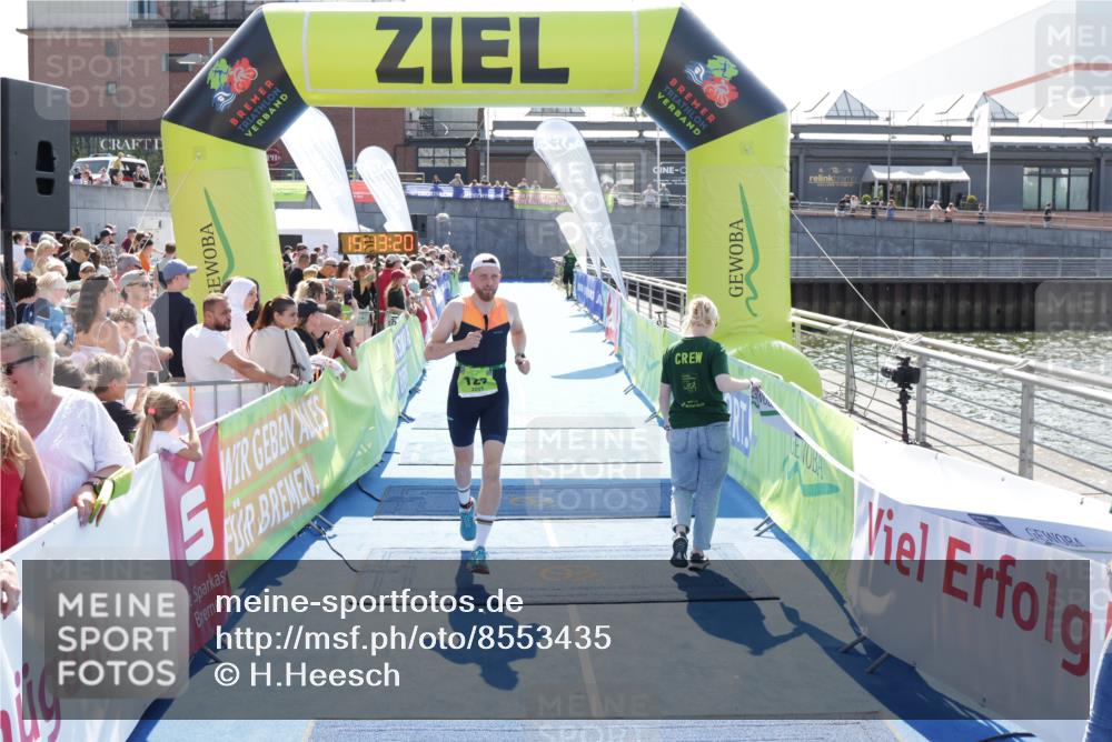 10.08.2025 - GEWOBA Citytriathlon Bremen H.Heesch http://msf.ph/oto/8553435 10.08.2025 15:13:24 Ziel 127 meine-sportfotos.de