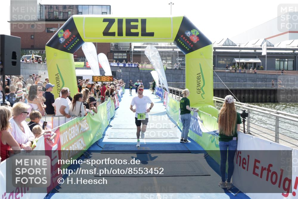 10.08.2025 - GEWOBA Citytriathlon Bremen H.Heesch http://msf.ph/oto/8553452 10.08.2025 15:13:38 Ziel 62, 92, 116, 146, 255 meine-sportfotos.de