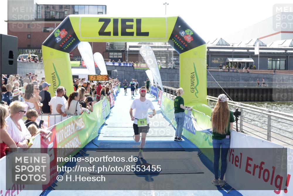 10.08.2025 - GEWOBA Citytriathlon Bremen H.Heesch http://msf.ph/oto/8553455 10.08.2025 15:13:38 Ziel 62, 92, 116, 146, 255 meine-sportfotos.de