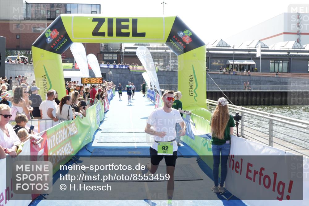 10.08.2025 - GEWOBA Citytriathlon Bremen H.Heesch http://msf.ph/oto/8553459 10.08.2025 15:13:39 Ziel 62, 92, 116, 146, 255 meine-sportfotos.de