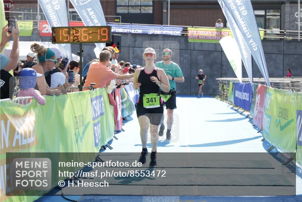 10.08.2025 - GEWOBA Citytriathlon Bremen H.Heesch http://msf.ph/oto/8553472 10.08.2025 15:46:23 Ziel 206, 341 meine-sportfotos.de