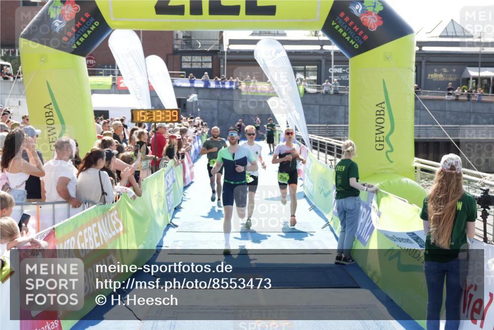 10.08.2025 - GEWOBA Citytriathlon Bremen H.Heesch http://msf.ph/oto/8553473 10.08.2025 15:13:43 Ziel 62, 92, 116, 146, 255 meine-sportfotos.de