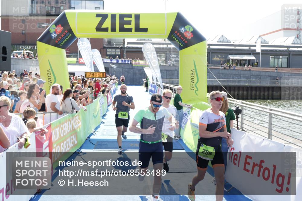 10.08.2025 - GEWOBA Citytriathlon Bremen H.Heesch http://msf.ph/oto/8553489 10.08.2025 15:13:45 Ziel 62, 92, 116, 146, 255 meine-sportfotos.de