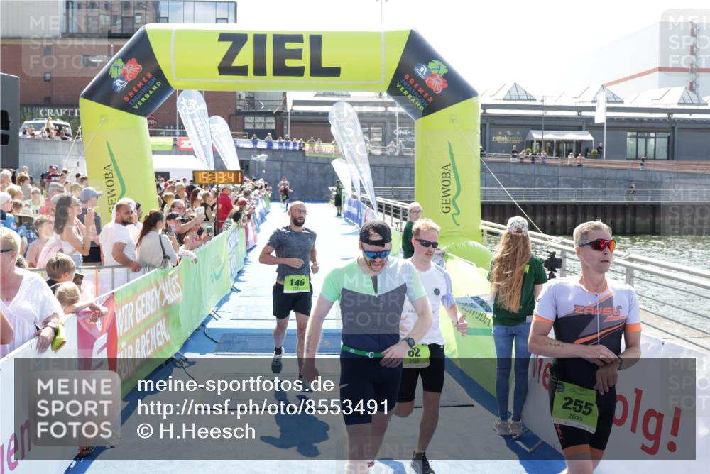 10.08.2025 - GEWOBA Citytriathlon Bremen H.Heesch http://msf.ph/oto/8553491 10.08.2025 15:13:45 Ziel 62, 92, 116, 146, 255 meine-sportfotos.de