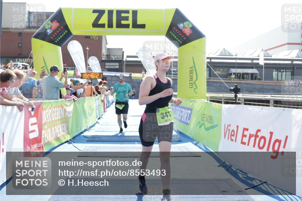10.08.2025 - GEWOBA Citytriathlon Bremen H.Heesch http://msf.ph/oto/8553493 10.08.2025 15:46:25 Ziel 206, 341 meine-sportfotos.de