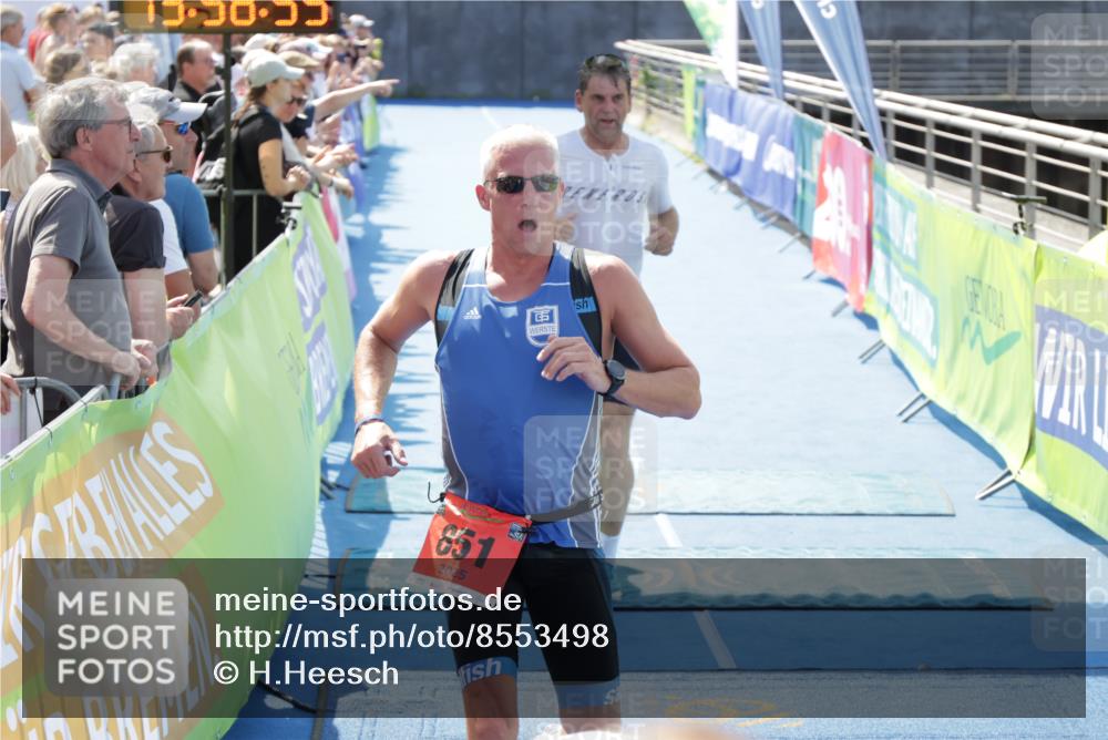 10.08.2025 - GEWOBA Citytriathlon Bremen H.Heesch http://msf.ph/oto/8553498 10.08.2025 13:58:58 Ziel 713, 851, 879 meine-sportfotos.de