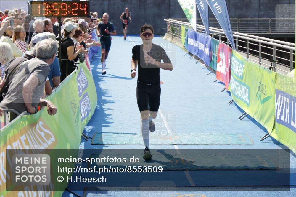 10.08.2025 - GEWOBA Citytriathlon Bremen H.Heesch http://msf.ph/oto/8553509 10.08.2025 13:59:28 Ziel 650, 855 meine-sportfotos.de