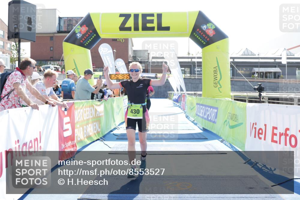 10.08.2025 - GEWOBA Citytriathlon Bremen H.Heesch http://msf.ph/oto/8553527 10.08.2025 15:46:39 Ziel 412, 430 meine-sportfotos.de