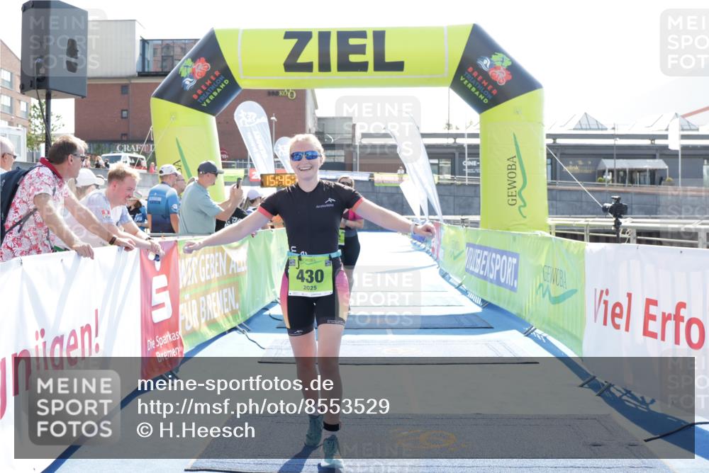 10.08.2025 - GEWOBA Citytriathlon Bremen H.Heesch http://msf.ph/oto/8553529 10.08.2025 15:46:39 Ziel 412, 430 meine-sportfotos.de