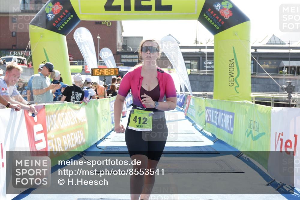 10.08.2025 - GEWOBA Citytriathlon Bremen H.Heesch http://msf.ph/oto/8553541 10.08.2025 15:46:41 Ziel 412, 430 meine-sportfotos.de