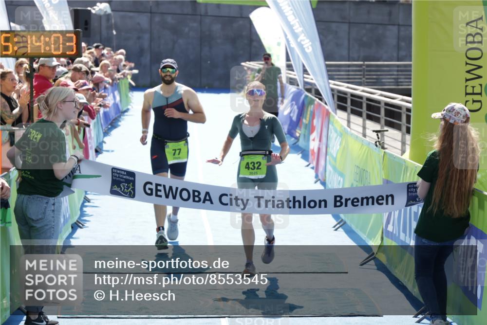 10.08.2025 - GEWOBA Citytriathlon Bremen H.Heesch http://msf.ph/oto/8553545 10.08.2025 15:14:07 Ziel 77, 432 meine-sportfotos.de