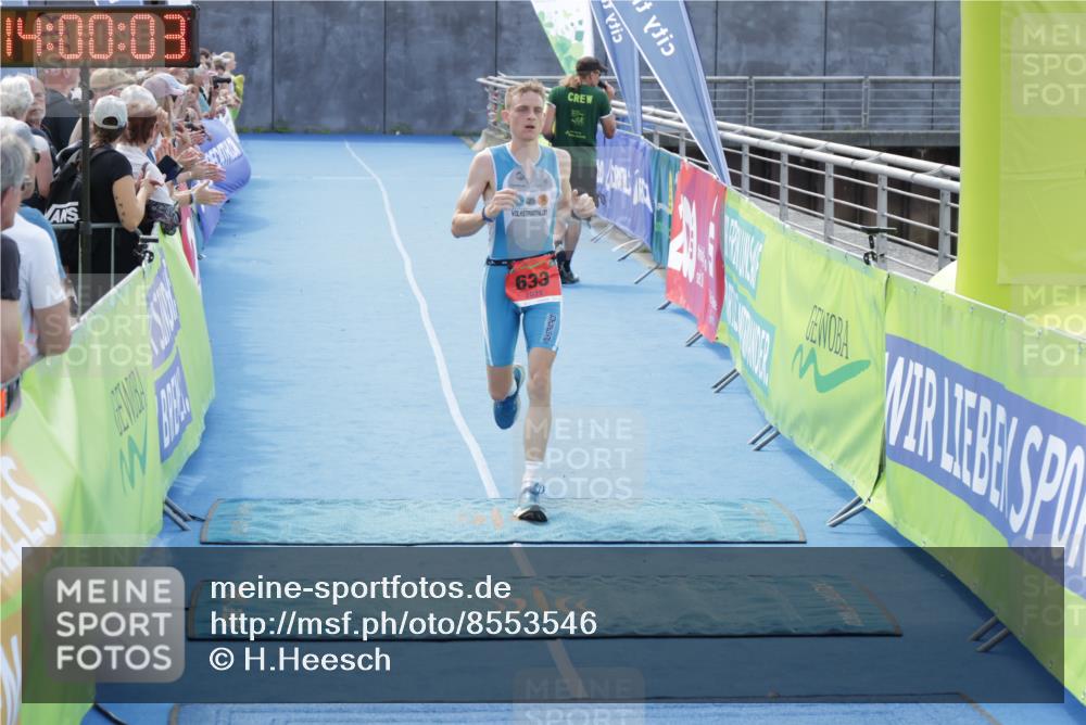 10.08.2025 - GEWOBA Citytriathlon Bremen H.Heesch http://msf.ph/oto/8553546 10.08.2025 14:00:06 Ziel 633 meine-sportfotos.de