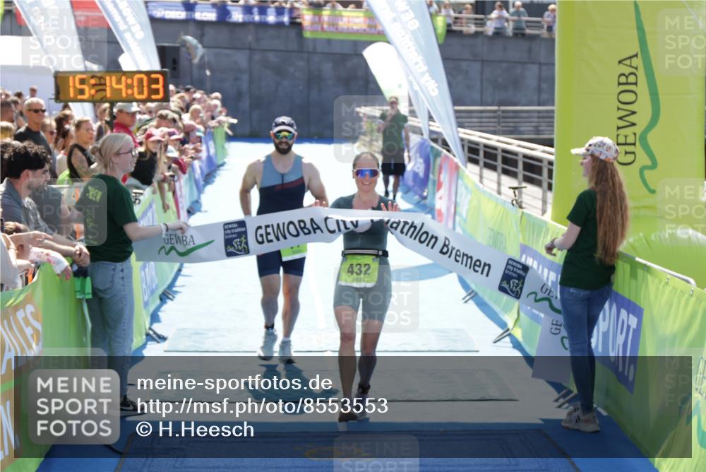 10.08.2025 - GEWOBA Citytriathlon Bremen H.Heesch http://msf.ph/oto/8553553 10.08.2025 15:14:07 Ziel 77, 432 meine-sportfotos.de