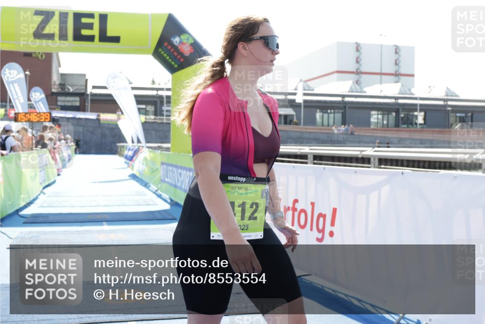 10.08.2025 - GEWOBA Citytriathlon Bremen H.Heesch http://msf.ph/oto/8553554 10.08.2025 15:46:43 Ziel 412, 430 meine-sportfotos.de