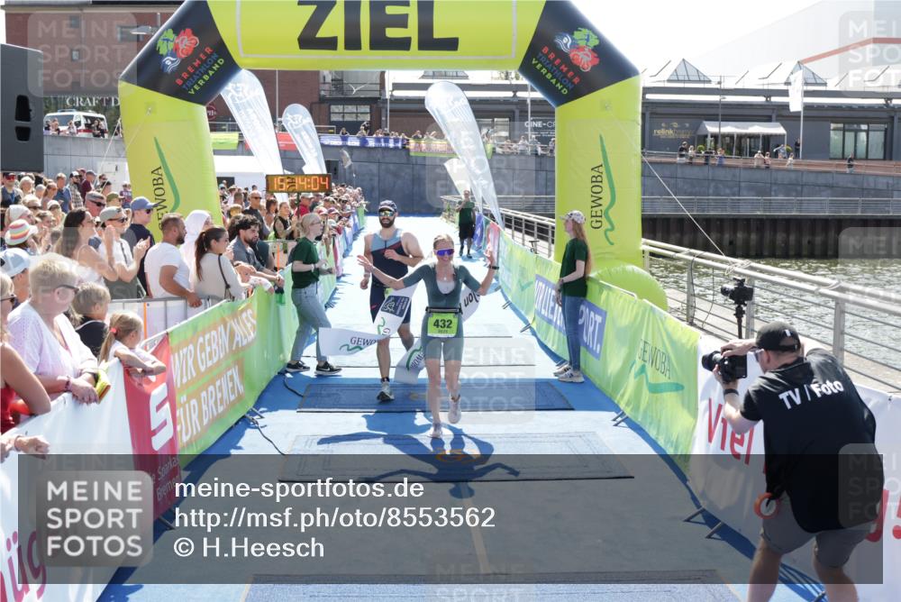 10.08.2025 - GEWOBA Citytriathlon Bremen H.Heesch http://msf.ph/oto/8553562 10.08.2025 15:14:08 Ziel 77, 432 meine-sportfotos.de