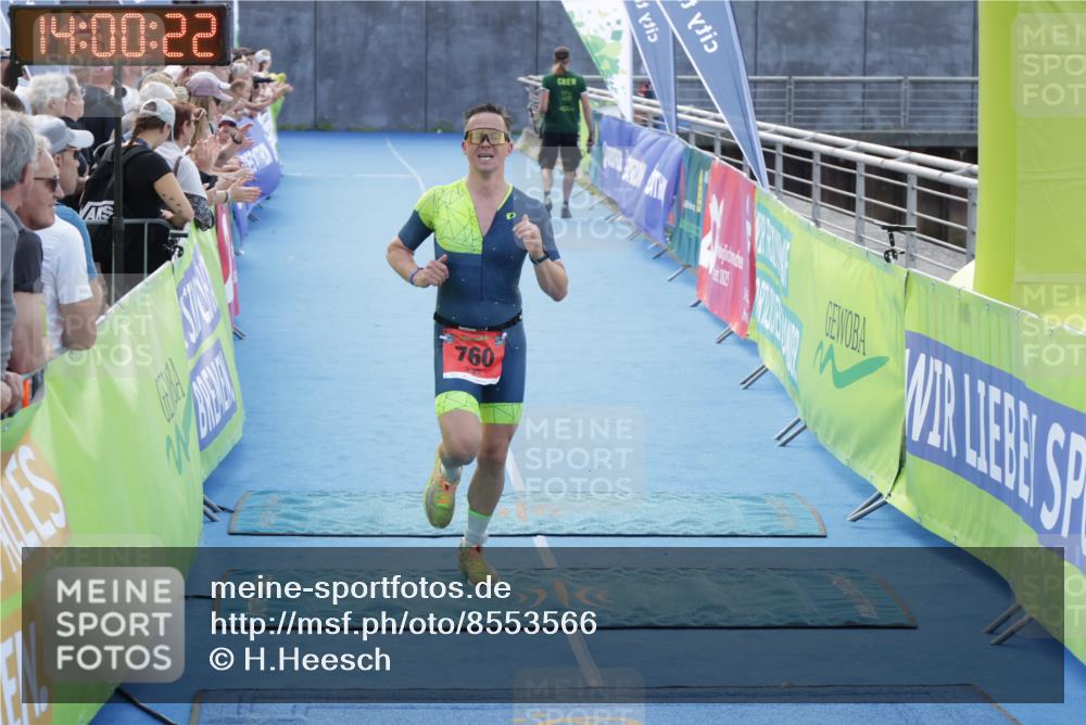 10.08.2025 - GEWOBA Citytriathlon Bremen H.Heesch http://msf.ph/oto/8553566 10.08.2025 14:00:26 Ziel 760 meine-sportfotos.de