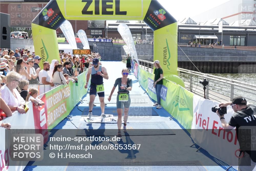 10.08.2025 - GEWOBA Citytriathlon Bremen H.Heesch http://msf.ph/oto/8553567 10.08.2025 15:14:09 Ziel 77, 432 meine-sportfotos.de