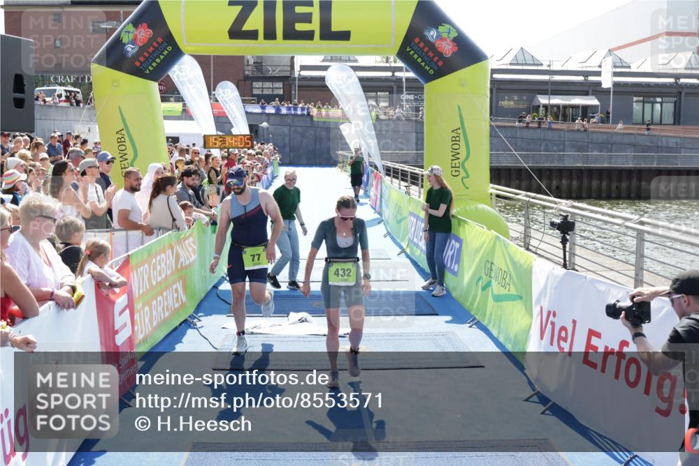 10.08.2025 - GEWOBA Citytriathlon Bremen H.Heesch http://msf.ph/oto/8553571 10.08.2025 15:14:09 Ziel 77, 432 meine-sportfotos.de