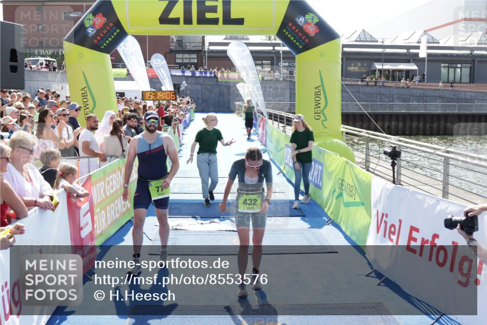 10.08.2025 - GEWOBA Citytriathlon Bremen H.Heesch http://msf.ph/oto/8553576 10.08.2025 15:14:10 Ziel 77, 432 meine-sportfotos.de