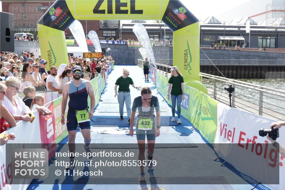 10.08.2025 - GEWOBA Citytriathlon Bremen H.Heesch http://msf.ph/oto/8553579 10.08.2025 15:14:10 Ziel 77, 432 meine-sportfotos.de