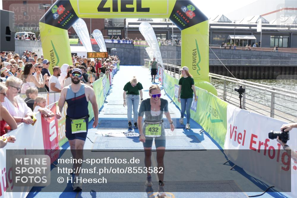 10.08.2025 - GEWOBA Citytriathlon Bremen H.Heesch http://msf.ph/oto/8553582 10.08.2025 15:14:10 Ziel 77, 432 meine-sportfotos.de