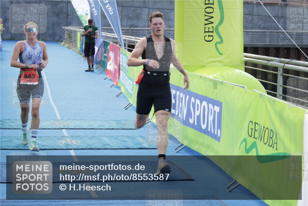 10.08.2025 - GEWOBA Citytriathlon Bremen H.Heesch http://msf.ph/oto/8553587 10.08.2025 14:00:38 Ziel 641, 943 meine-sportfotos.de