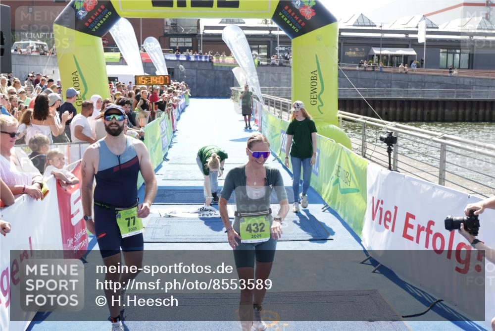 10.08.2025 - GEWOBA Citytriathlon Bremen H.Heesch http://msf.ph/oto/8553589 10.08.2025 15:14:11 Ziel 77, 432 meine-sportfotos.de