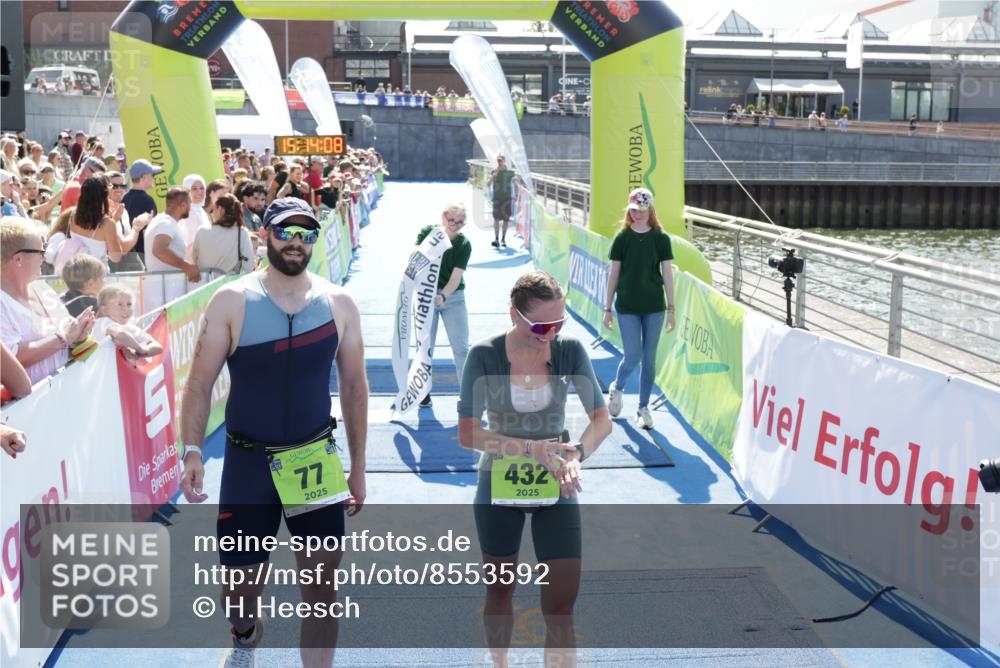 10.08.2025 - GEWOBA Citytriathlon Bremen H.Heesch http://msf.ph/oto/8553592 10.08.2025 15:14:12 Ziel 77, 432 meine-sportfotos.de