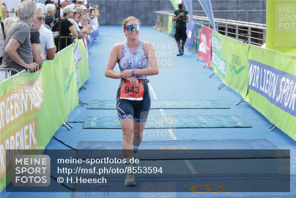 10.08.2025 - GEWOBA Citytriathlon Bremen H.Heesch http://msf.ph/oto/8553594 10.08.2025 14:00:39 Ziel 641, 943 meine-sportfotos.de
