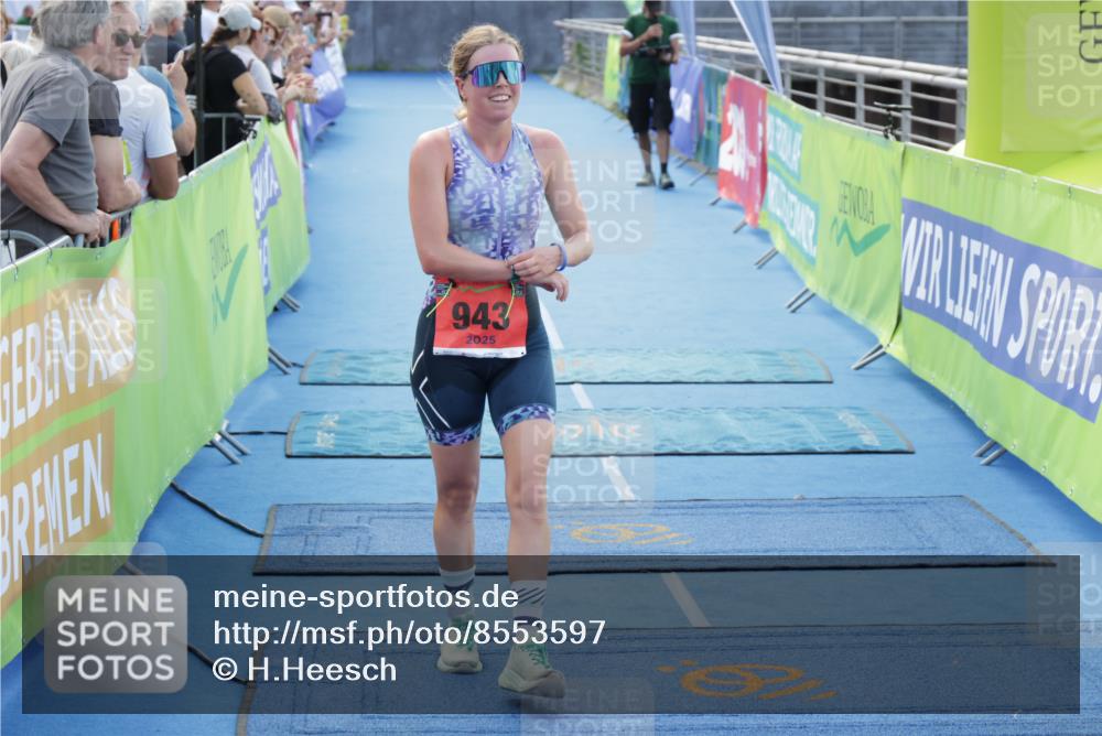 10.08.2025 - GEWOBA Citytriathlon Bremen H.Heesch http://msf.ph/oto/8553597 10.08.2025 14:00:40 Ziel 641, 943 meine-sportfotos.de