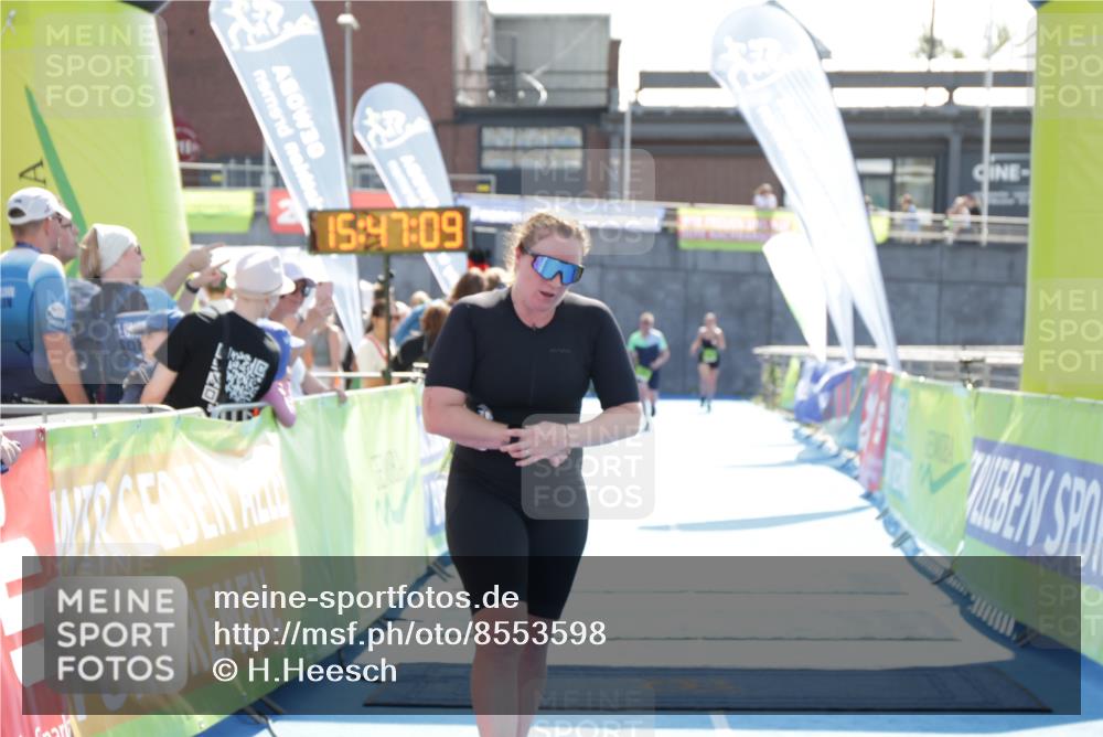 10.08.2025 - GEWOBA Citytriathlon Bremen H.Heesch http://msf.ph/oto/8553598 10.08.2025 15:47:13 Ziel 434, 437 meine-sportfotos.de