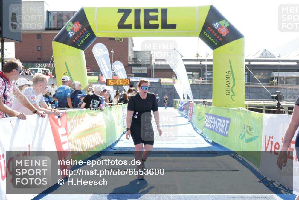 10.08.2025 - GEWOBA Citytriathlon Bremen H.Heesch http://msf.ph/oto/8553600 10.08.2025 15:47:13 Ziel 434, 437 meine-sportfotos.de