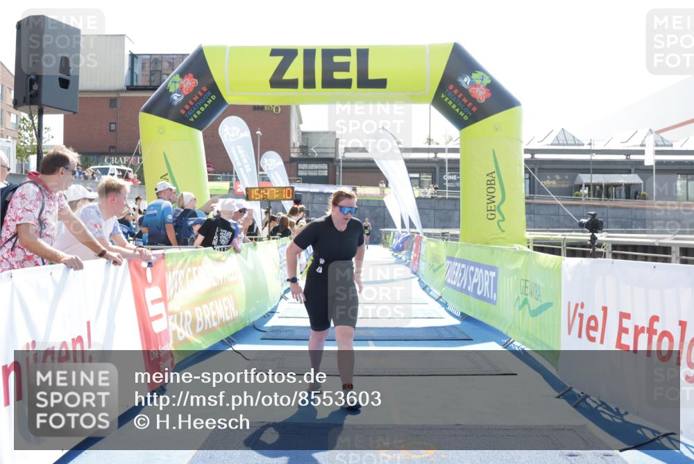 10.08.2025 - GEWOBA Citytriathlon Bremen H.Heesch http://msf.ph/oto/8553603 10.08.2025 15:47:14 Ziel 434, 437 meine-sportfotos.de