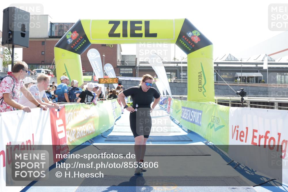 10.08.2025 - GEWOBA Citytriathlon Bremen H.Heesch http://msf.ph/oto/8553606 10.08.2025 15:47:14 Ziel 434, 437 meine-sportfotos.de